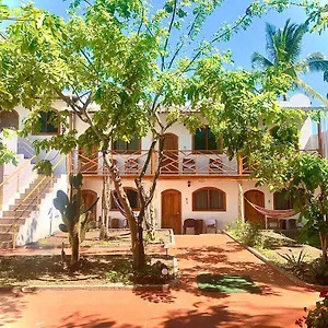  Hostal White House Galapagos Ecuador